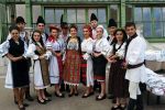 Ionela Bran isi imbraca familia in port popular, de Ziua Internationala a Iei