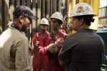 Mark Wahlberg ii da replica lui John Malkovich in ,"Deepwater Horizon: Eroi in largul marii"