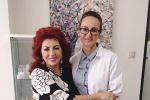 Carmen Harra a ajuns pe mana medicului estetician!