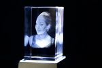MAGIC CRYSTAL, SAU CUM SĂ URCI O POZĂ &Icirc;NTR-UN PIDESTAL 3D!