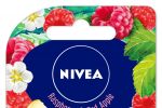 Fii &icirc;n trend cu noile balsamuri de buze aromate NIVEA Pop-Ball