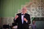 STAGIUNEA ESTIVALĂ 2018 continuă la Teatrul de Vară &rdquo;HERĂSTRĂU&rdquo; cu PREMIERA &rdquo;HAI, HAI ROM&Acirc;NIA!&rdquo; (regia ALEXANDRU ARŞINEL)  şi o PARADĂ a REVISTEI rom&acirc;neşti, cu vedetele Teatrului de Revistă &bdquo;Constantin Tănase&rdquo;