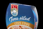 La masă, tonul face muzica. Și tonul &icirc;l dă EVA!