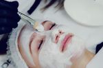 Pielea ta merită tot ce e mai bun. Alege un tratament cosmetic profesional!