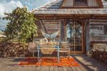 Stilul boho rustic prinde viață &icirc;ntr-o căsuță din Apuseni