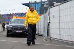 LEWIS HAMILTON A PURTAT ITEM-URI DIN COLECȚIA TOMMYXROMEO LA FORMULA ONE