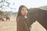 "Kendall for ABOUT YOU&rdquo; lansează gama de toamnă/iarnă printr-o campanie foarte personală, inspirată de visul din copilărie al celebrului model