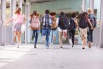 Studiile &icirc;n străinătate revin pe agenda educațională a tinerilor.