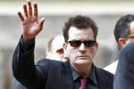 Charlie Sheen, supus unei evaluări psihiatrice, după ce a fost găsit gol şi beat &icirc;ntr-un hotel.