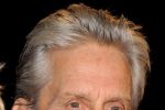 Michael Douglas ţine cură de &icirc;ngrăşare.