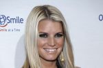 Jessica Simpson s-a logodit.