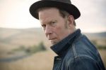 Tom Waits va lansa prima sa carte de poezii.