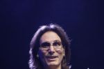 Steve Vai: Nu-mi spun dimineaţa, &icirc;n oglindă, "Doamne, sunt un zeu!".