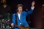 Paul McCartney a c&acirc;ntat &icirc;n memoria lui John Lennon.