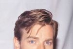 Ewan McGregor, ameninţat cu moartea printr-o poezie.