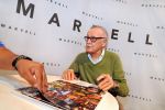 Stan Lee, o legendă &icirc;n universul benzilor desenate, premiat cu o stea pe Hollywood Walk of Fame.