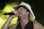 Bret Michaels a trecut cu bine printr-o operaţie pe cord.