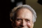 Clint Eastwood ar reveni pe marile ecrane dacă i s-ar oferi rolul James Bond.