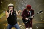 AC/DC nu-şi lasă muzica la liber pe internet.
