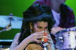 Amy Winehouse, beată şi huiduită la Belgrad.