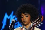 C&acirc;ntăreaţa Lauryn Hill, mamă pentru a şasea oară.