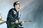 Bono, aproape  miliardar.