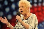 A murit femeia cu vocea lui Edith Piaf, cea mai bătr&acirc;nă participantă de la "Britanicii ...