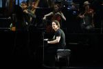 VIDEO: Yanni, sau cine luminează sufletul pe timpul nopţii.