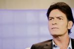 Charlie Sheen a căzut la pace cu Warner Bros.