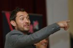 Jude Law prezice o epidemie fatală.
