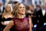 Scarlett Johansson: &bdquo;Fotografiile nud erau pentru Ryan Reynolds&rdquo;.