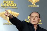 Silvio Berlusconi va lansa un album muzical &icirc;mpreună cu un c&acirc;ntăreţ napoletan.