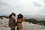 Fetele de la Etnic tinute pe loc de greva din Grecia!