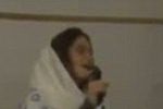 VIDEO. O t&acirc;nără din Iran sfidează legile islamice, prin muzică.