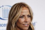 Diagnostic. C&acirc;ntăreaţa Sheryl Crow are o tumoare pe creier.
