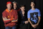 Recicloniada: Bucureştenii eco pot c&acirc;ştiga bilete VIP la concertul Red Hot Chili Peppers.