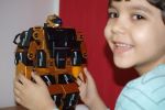 Robotii Probo si Robonova vin sa se joace cu copiii cu autism din Bucuresti