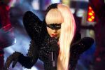 CONCERT LADY GAGA. La Sofia, vedeta a urcat pe scenă pe un CAL.