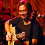 Al Di Meola saluta fanii din Romania