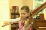 VIDEO. Vezi cine este fetiţa de 7 ani, comparată cu MOZART.