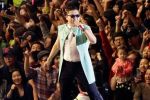 Psy este noul rege al  Youtube-ului. Află de c&acirc;te ori a fost vizionat videoclipul Gangnam Style.