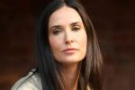 Condamnată la neiubire. Ashton Kutcher a cerut oficial divorţul de Demi Moore.