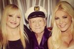 Hugh Hefner s-a CĂSĂTORIT &icirc;n noaptea de Revelion. Află c&acirc;ţi ani are noua sa soţie!.