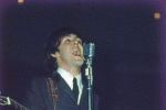 Fotografii color INEDITE cu trupa The Beatles,  scoase la licitaţie.