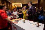 Bucatarescu a gatit clatite pentru Aurelian Temisan si Monica Davidescu