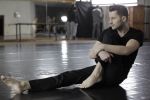 FOTO Adrian S&icirc;na a filmat un nou videoclip, pentru piesa &ldquo;Arde Ceva&rdquo;.