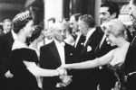 FOTO. INEDIT. Vezi cine este singura femeie &icirc;n faţa căreia s-a plecat Marilyn Monroe.