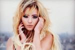 Exclusivitate! Giulia: &ldquo;Fiica mea canta si danseaza toata ziua&rdquo;