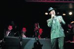 Sosia lui Frank Sinatra va c&acirc;nta la Jazz in the Park.
