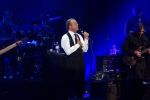Julio Iglesias, ovaţionat de peste 8000 spectatori.